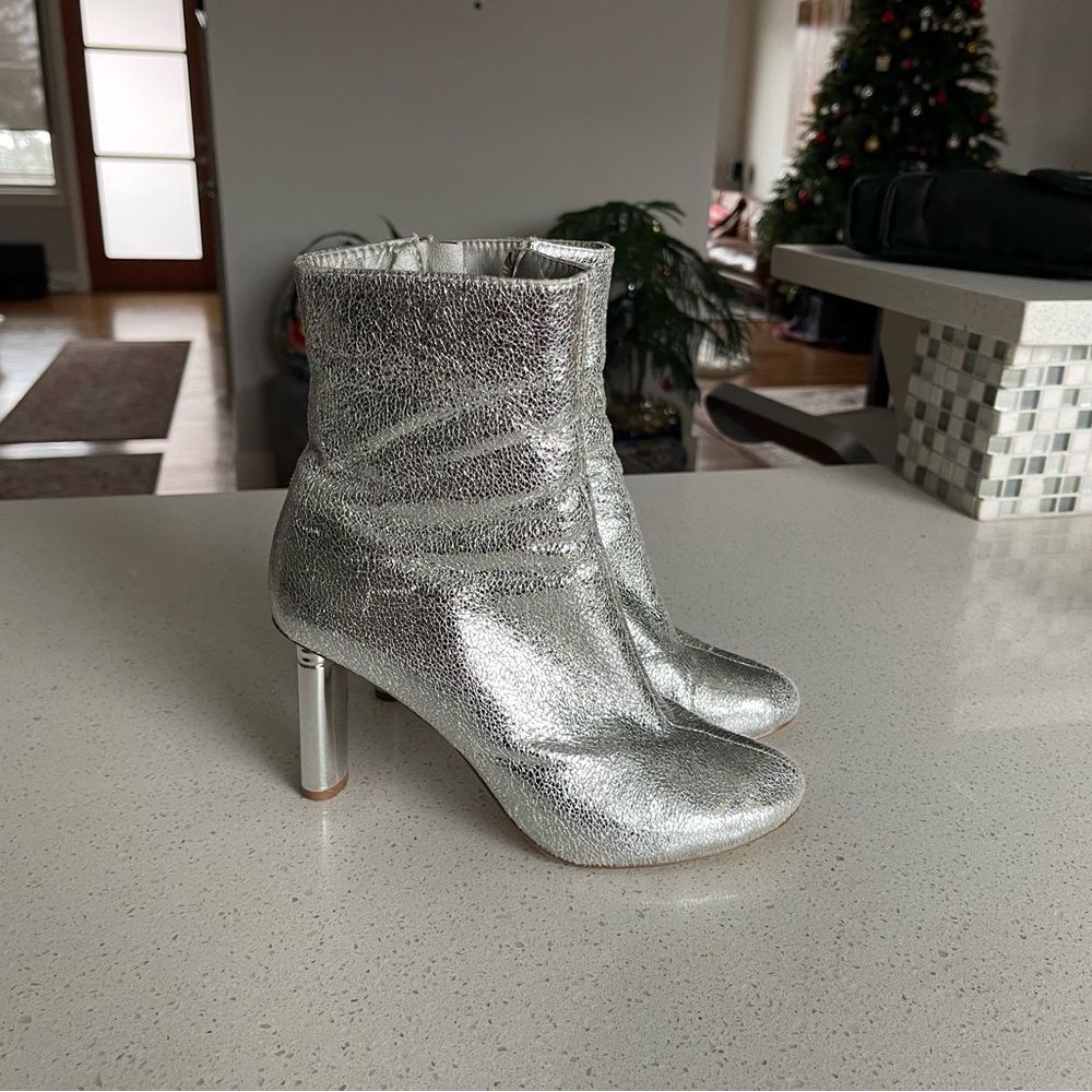 CAPE ROBBIN Metallic SILVER Athena SPACE
Ankle BOOTS 5.5